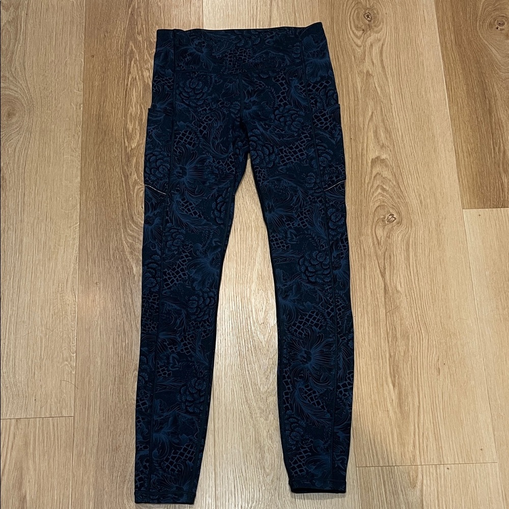 Lululemon leggings with pockets 27" size 6